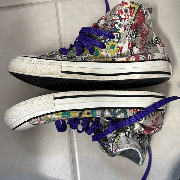 Size 3Y Graffiti Print Converse (Chuck Taylor) - Picture 3 of 8